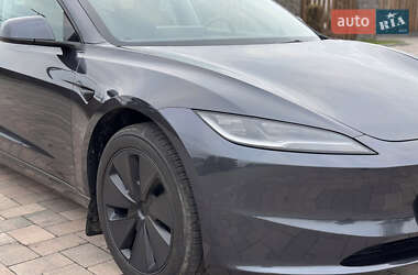 Седан Tesla Model 3 2024 в 