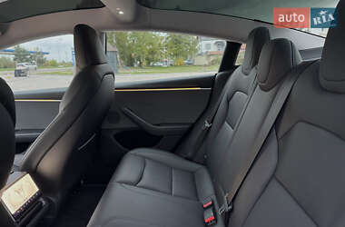 Седан Tesla Model 3 2024 в 