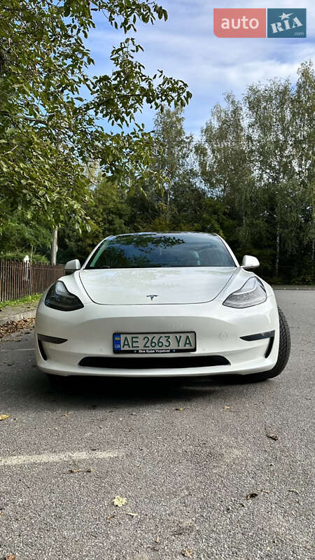Седан Tesla Model 3 2019 в Трускавце