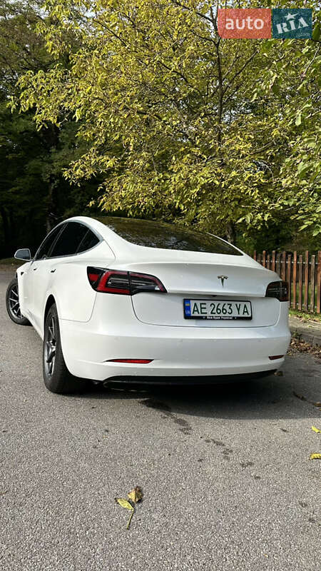 Седан Tesla Model 3 2019 в Трускавце