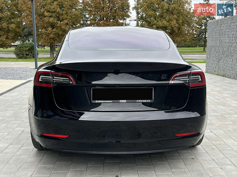 Седан Tesla Model 3 2019 в Луцке