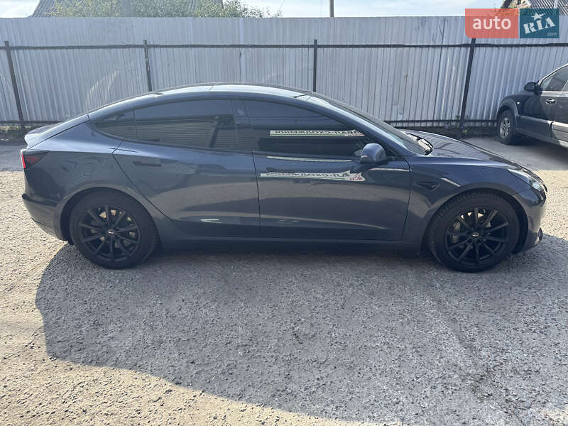 Седан Tesla Model 3 2020 в Полтаві
