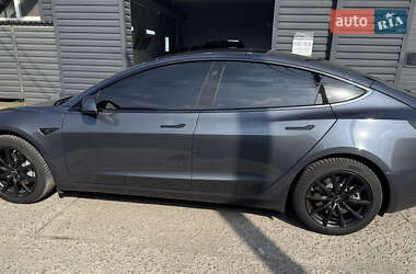Седан Tesla Model 3 2020 в Киеве