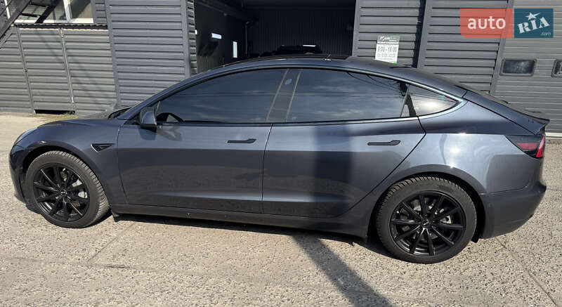 Седан Tesla Model 3 2020 в Полтаві