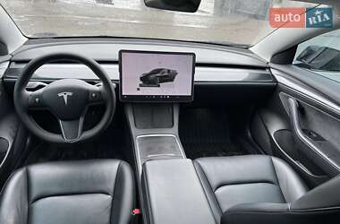 Седан Tesla Model 3 2022 в 