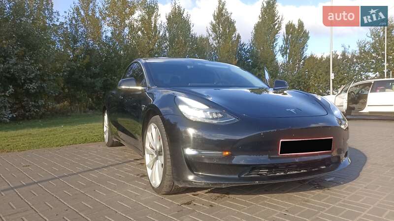 Седан Tesla Model 3 2019 в Луцьку