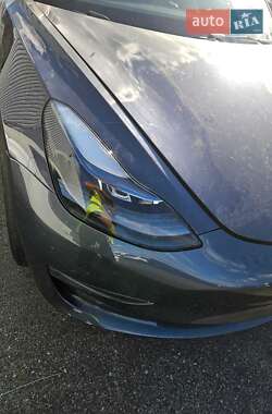 Седан Tesla Model 3 2023 в 