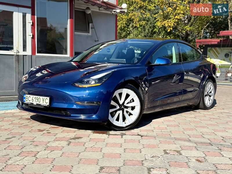 Седан Tesla Model 3 2022 в Львове
