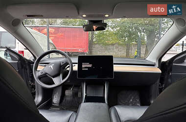 Седан Tesla Model 3 2020 в 