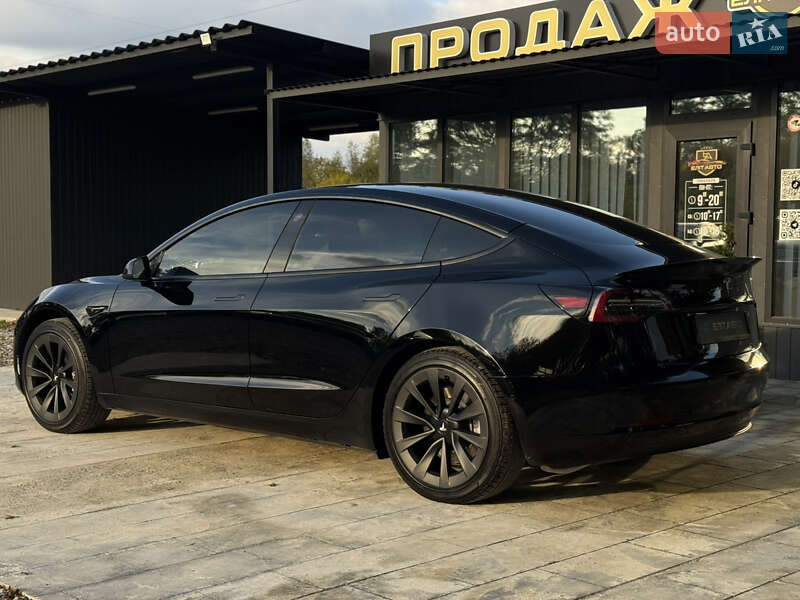 Седан Tesla Model 3 2021 в Ивано-Франковске