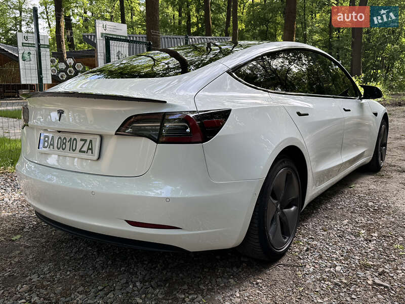 Седан Tesla Model 3 2019 в Кропивницькому
