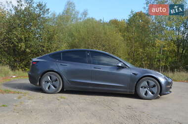 Седан Tesla Model 3 2022 в Трускавце