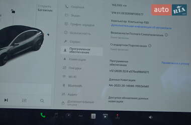Седан Tesla Model 3 2022 в 