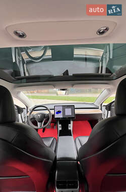 Седан Tesla Model 3 2019 в 