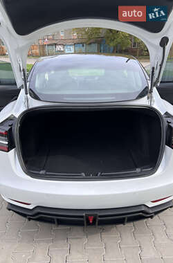 Седан Tesla Model 3 2019 в 