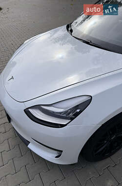 Седан Tesla Model 3 2019 в 
