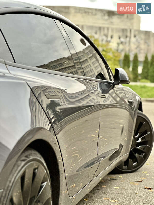 Седан Tesla Model 3 2022 в Киеве
