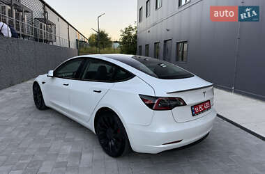 Седан Tesla Model 3 2021 в 