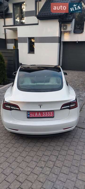Седан Tesla Model 3 2022 в Львові