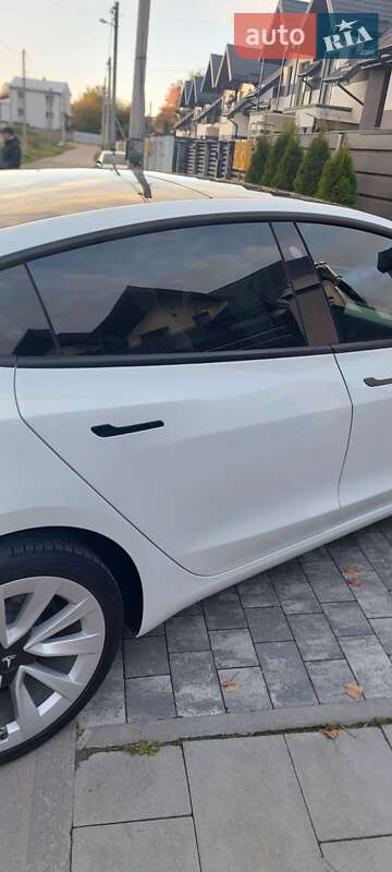 Седан Tesla Model 3 2022 в Львові