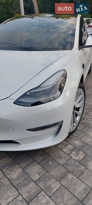 Седан Tesla Model 3 2022 в Львові
