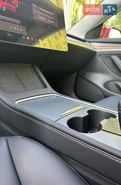 Седан Tesla Model 3 2022 в 
