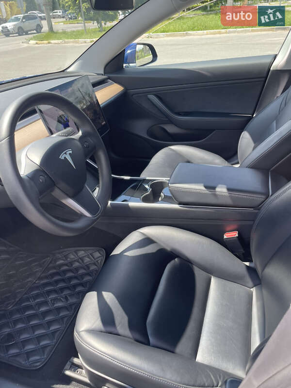 Седан Tesla Model 3 2019 в Києві