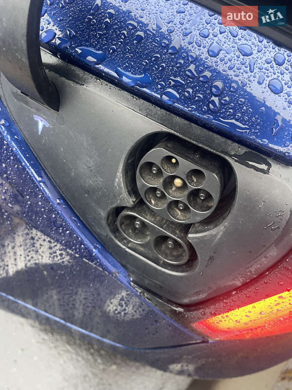 Седан Tesla Model 3 2019 в Києві