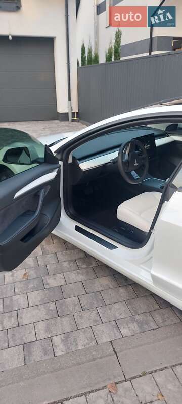 Седан Tesla Model 3 2022 в Львові