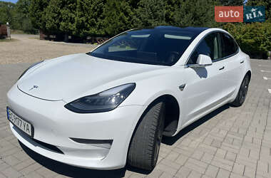 Седан Tesla Model 3 2020 в Самборе