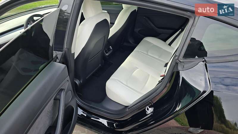 Седан Tesla Model 3 2022 в Обухове
