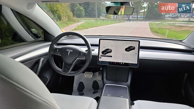 Седан Tesla Model 3 2022 в Обухове