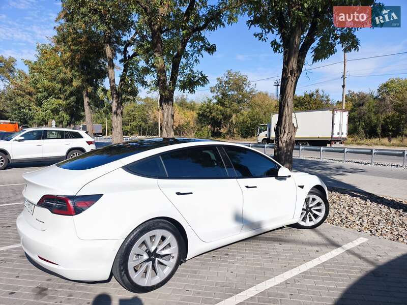 Седан Tesla Model 3 2021 в Днепре