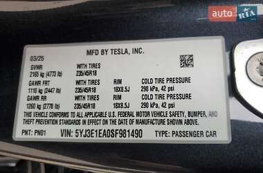 Седан Tesla Model 3 2025 в 