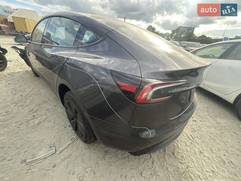 Седан Tesla Model 3 2025 в Львове