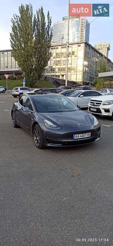 Седан Tesla Model 3 2019 в Киеве фото 2 Седан Tesla Model 3 2019 в Киеве