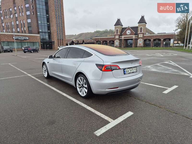 Седан Tesla Model 3 2018 в Києві