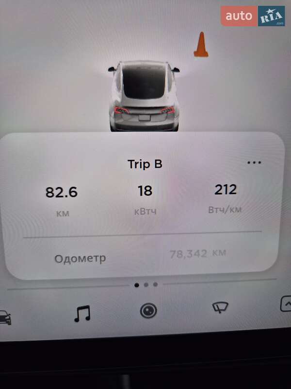Седан Tesla Model 3 2018 в Києві
