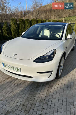 Седан Tesla Model 3 2021 в Львові