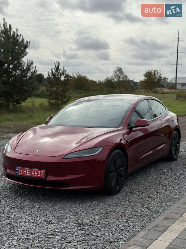 Седан Tesla Model 3 2024 в Дубно