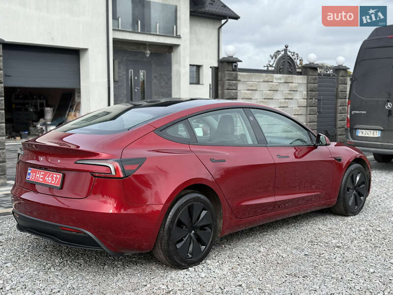 Седан Tesla Model 3 2024 в Дубно