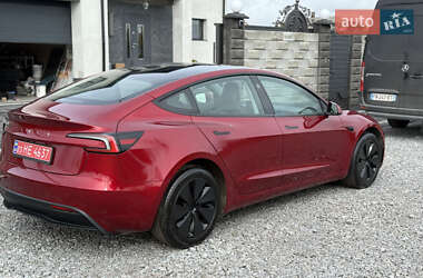 Седан Tesla Model 3 2024 в 