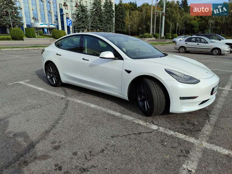 Седан Tesla Model 3 2022 в Рівному