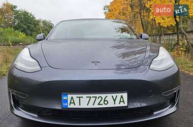 Седан Tesla Model 3 2020 в 