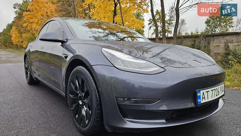 Седан Tesla Model 3 2020 в Коломиї