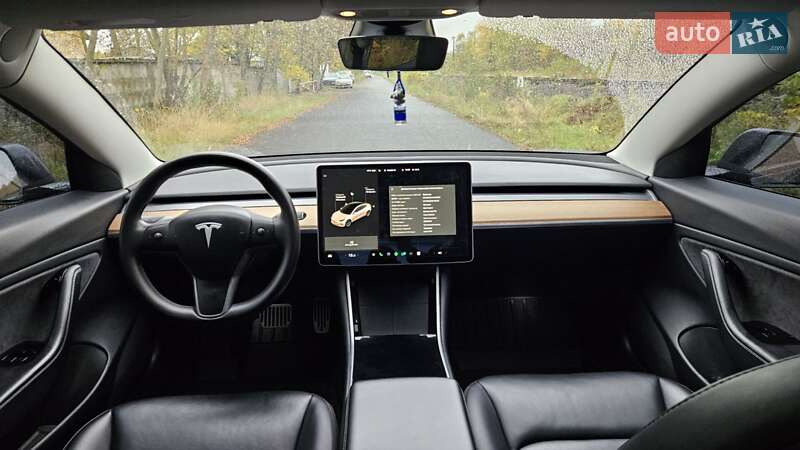 Седан Tesla Model 3 2020 в Коломиї