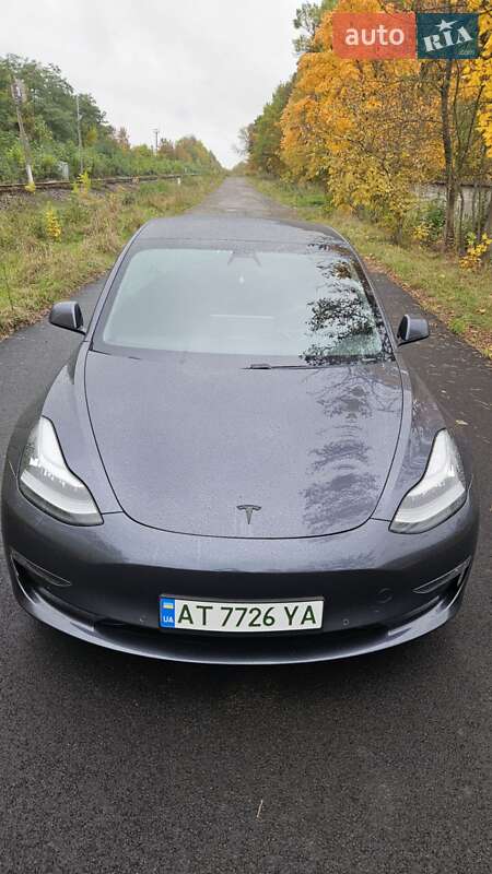Седан Tesla Model 3 2020 в Коломиї