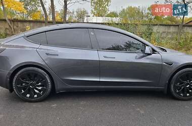 Седан Tesla Model 3 2020 в 