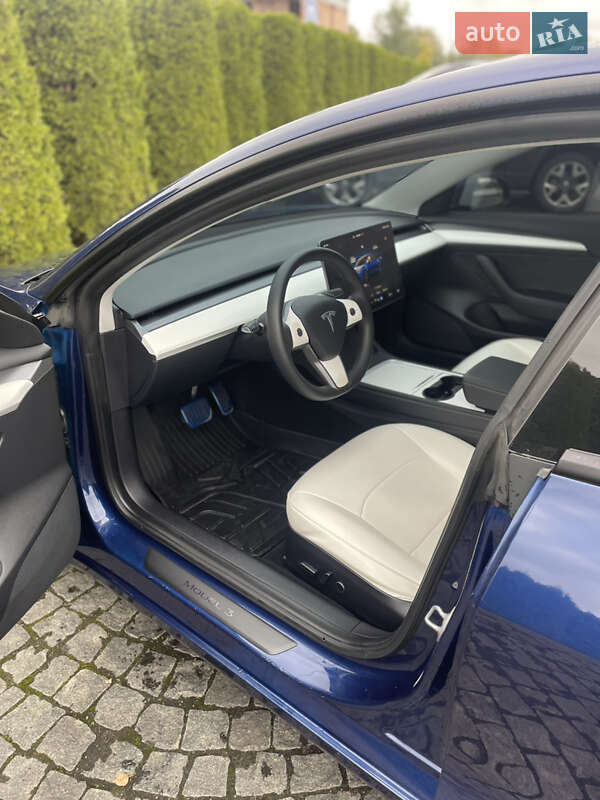 Седан Tesla Model 3 2022 в Жовкве