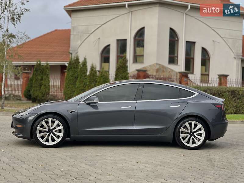 Седан Tesla Model 3 2020 в Одесі